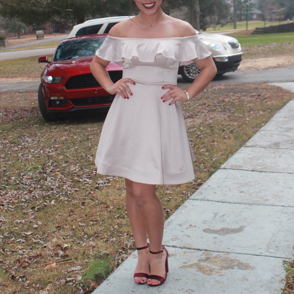 Formal Dress - Picture 3 of 4